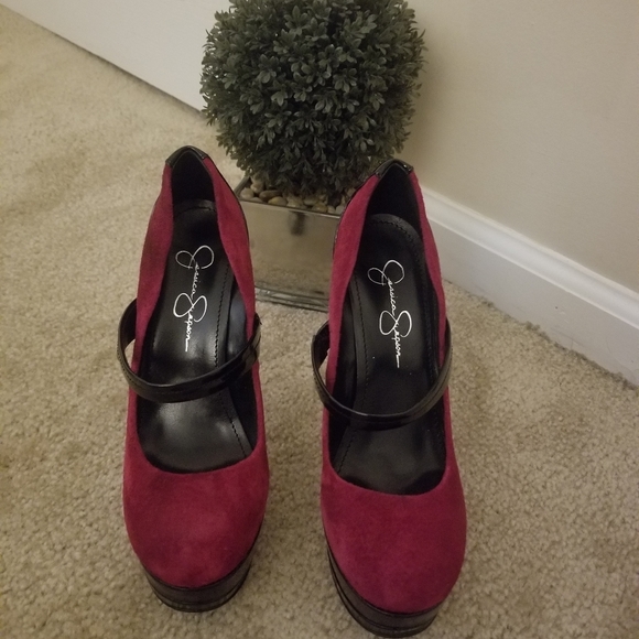 Shoe - Picture 3 of 8